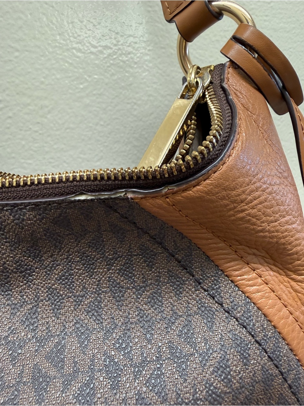 Michael Kors Signature MK Brown Tan Hobo Shoulder Crossbody Bag + Dust Bag - Picture 2 of 9